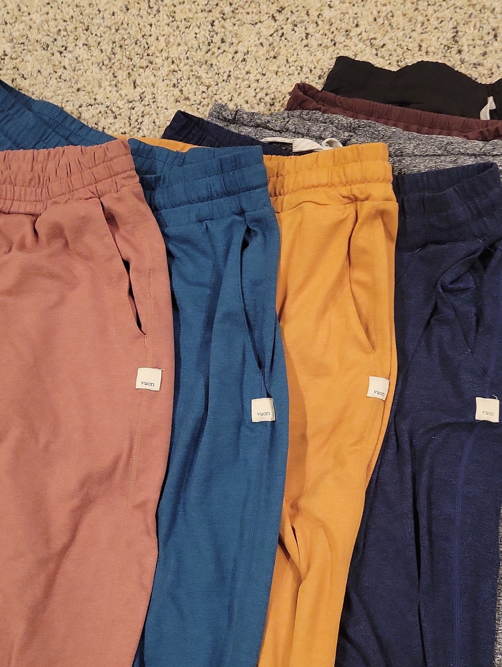 Vuori Joggers Pants Bundle Of 9 Sz Small - Picture 3 of 4